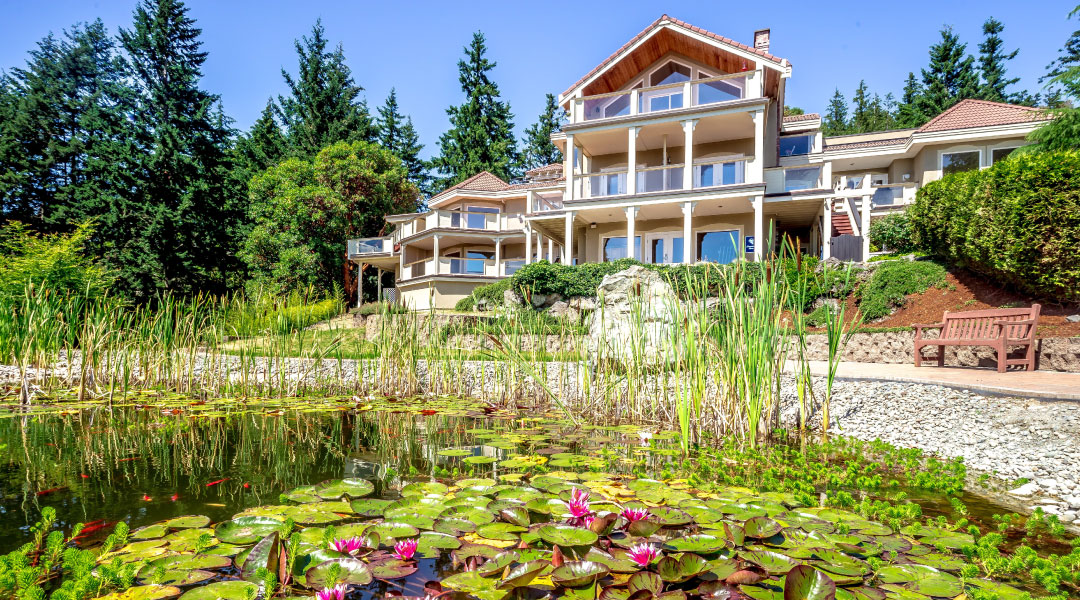 Villa Eyrie Resort Malahat | BC Ferries Vacations